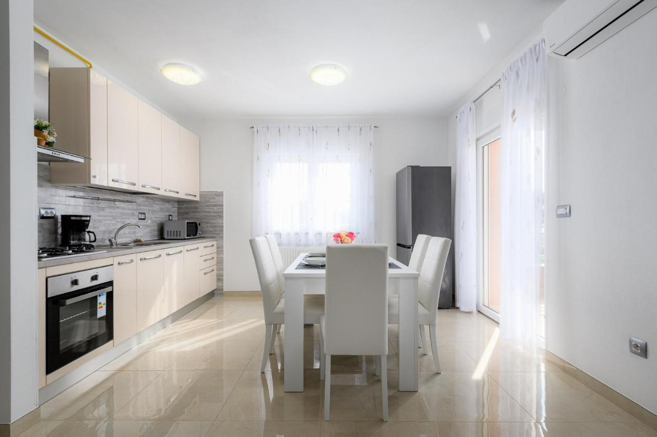 Stancija Amoroso Porec Apartments Luaran gambar