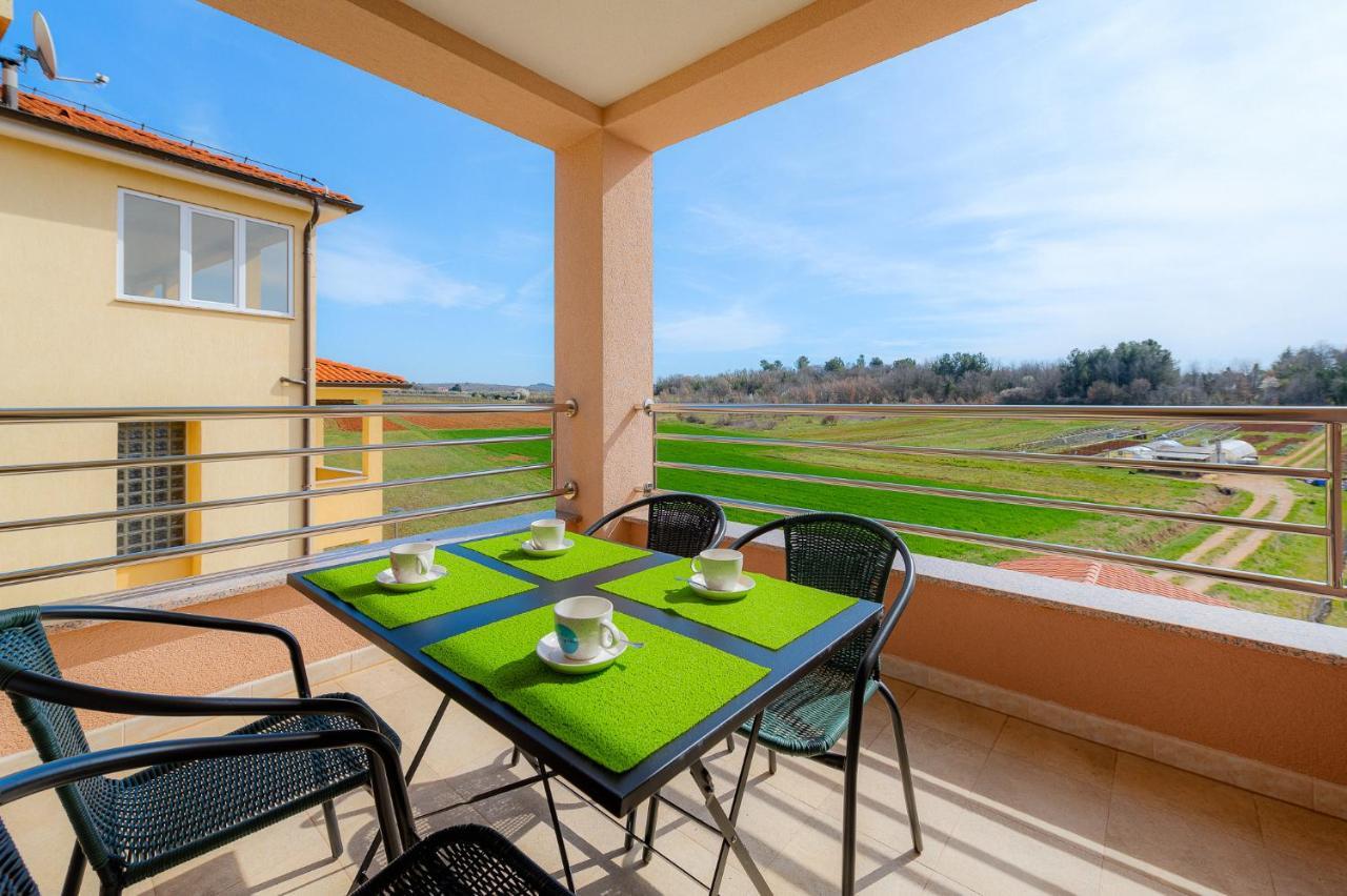 Stancija Amoroso Porec Apartments Luaran gambar