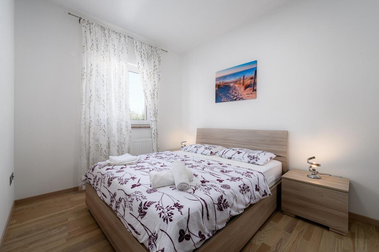 Stancija Amoroso Porec Apartments Luaran gambar
