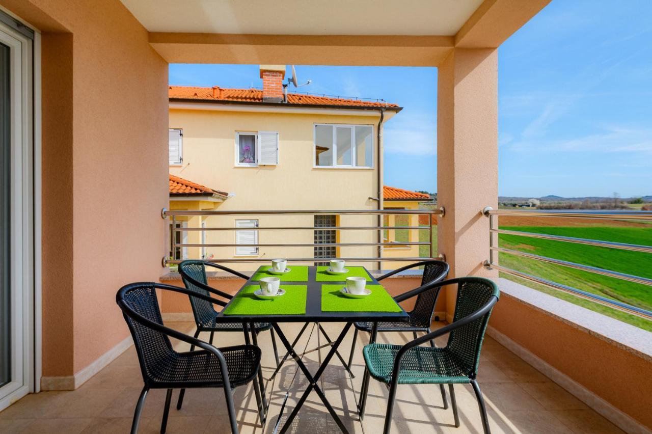 Stancija Amoroso Porec Apartments Luaran gambar