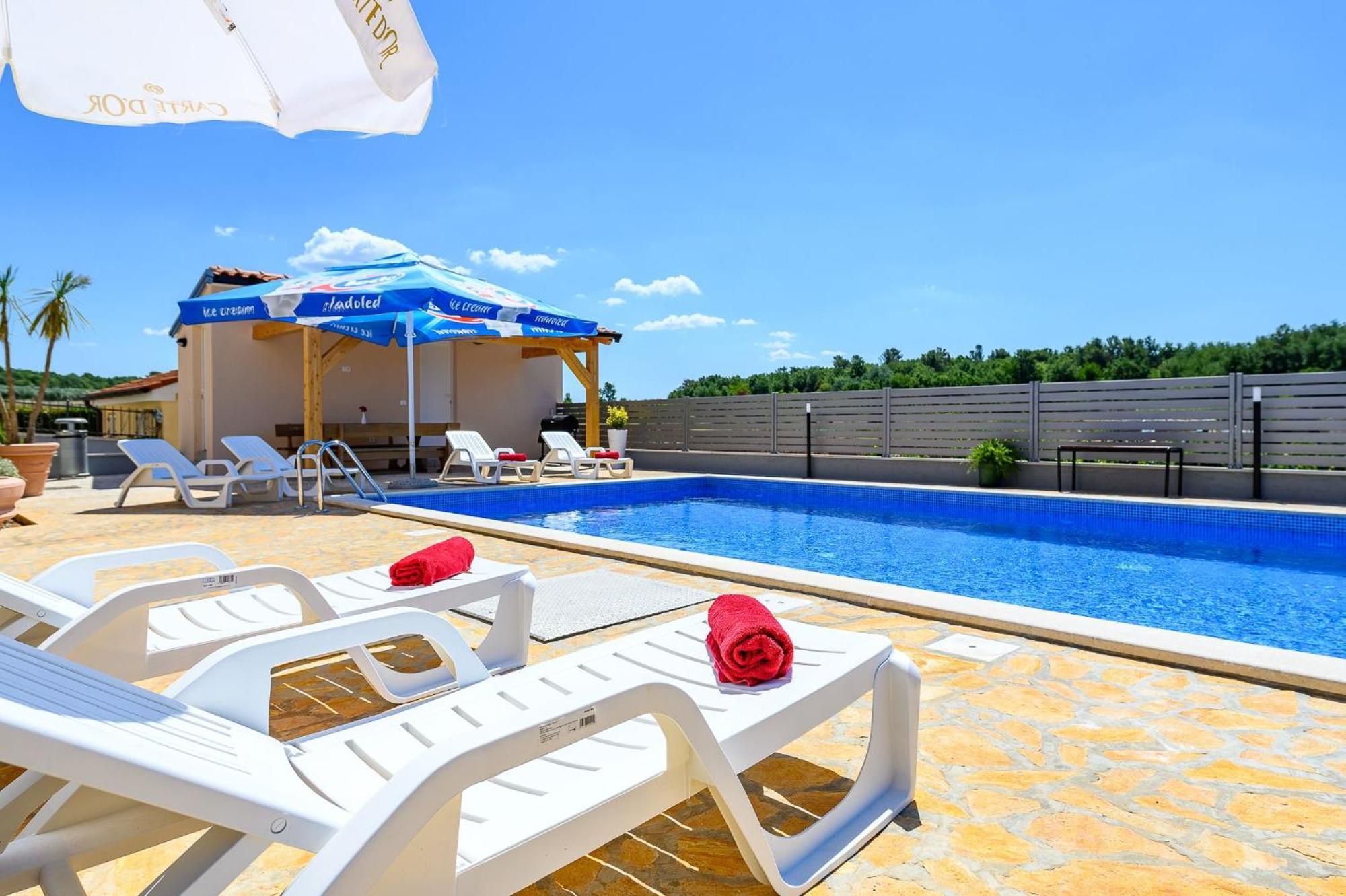 Stancija Amoroso Porec Apartments Luaran gambar